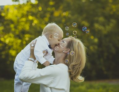 s'occuper d'un bébé